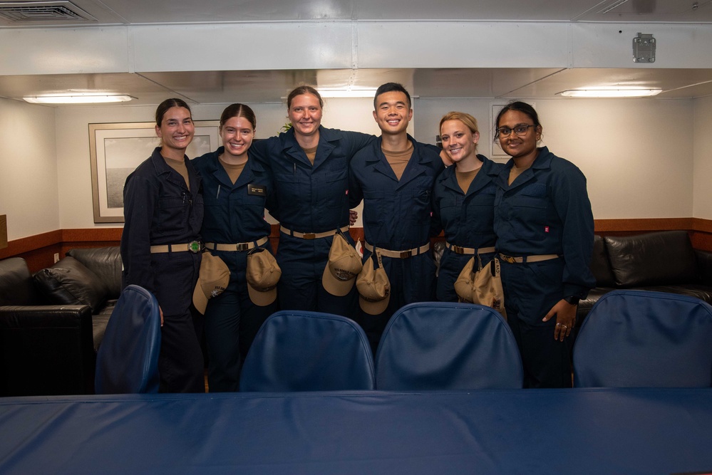 USS Ronald Reagan (CVN 76) hosts midshipmen