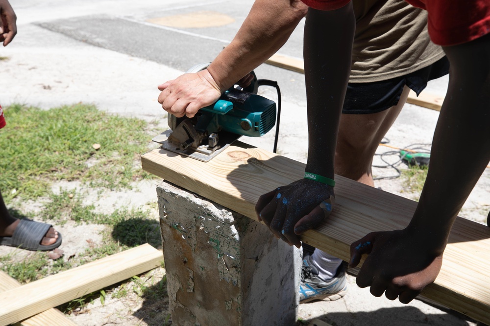 Wasp Sailors Volunteer at Simpson Penn Centre for Boys in Nassau