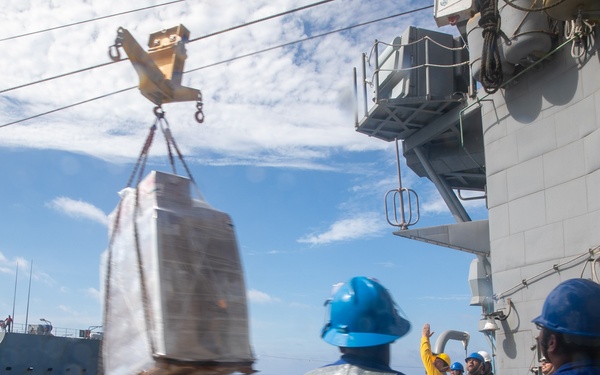 USS Antietam (CG 54) RAS with USNS Rappahannock (T-AO 204)