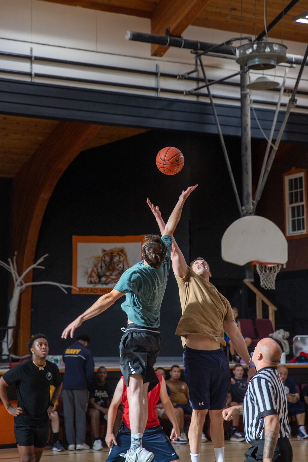 USS Oscar Austin Sailors Play Basketball Against Local High School Alumni