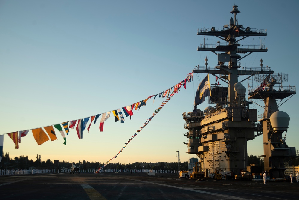 Nimitz Returns to Home Port