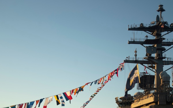 Nimitz Returns to Home Port