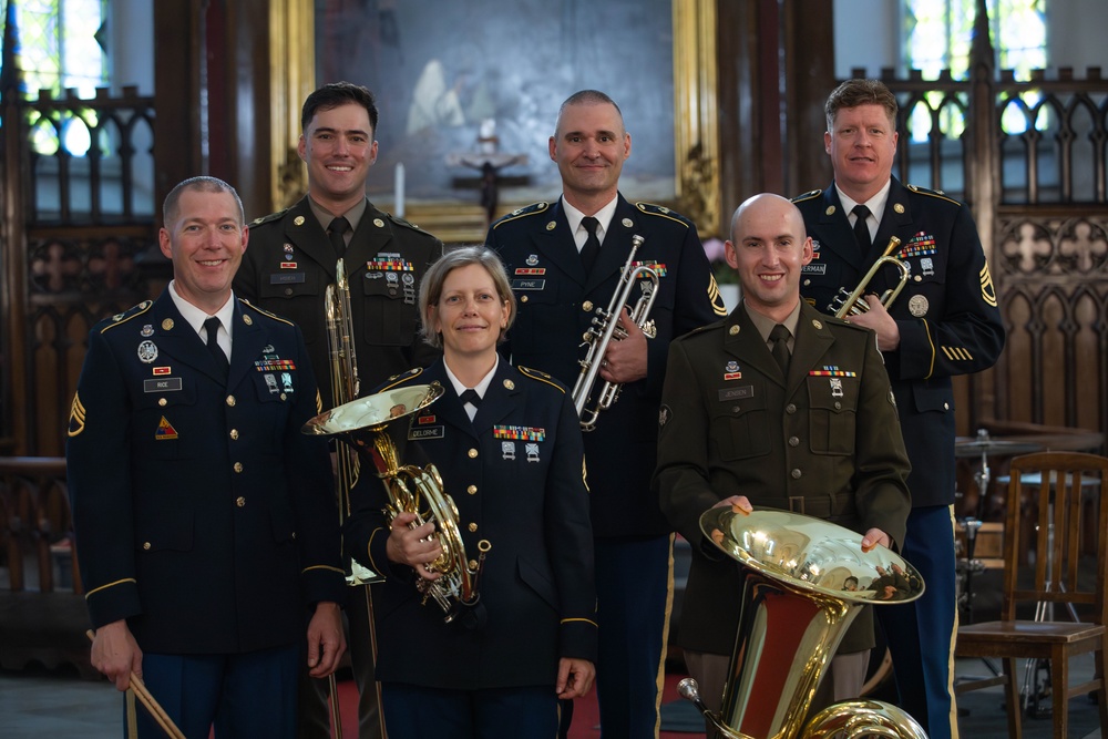 U.S. Army Ivy Brass Quintet entertains Estonian crowd at U.S. Independence Day Celebration