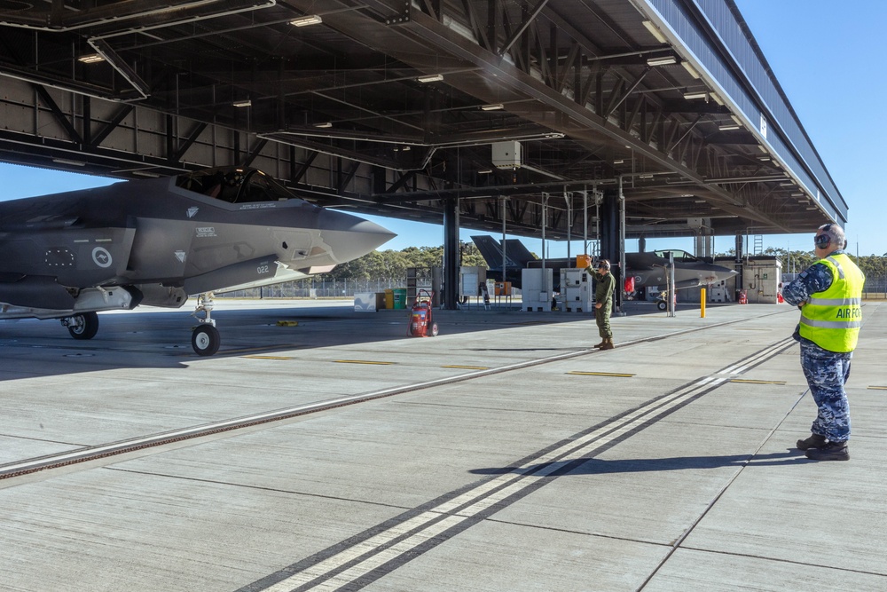 U.S Marines and Australian Airmen Catch and Refuel F-35s Together