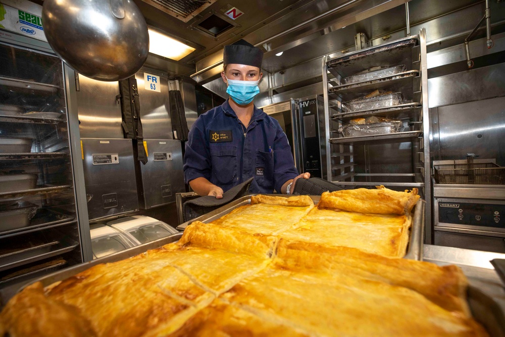 Royal New Zealand Navy Chefs Prepare Meal Aboard U.S. Coast Guard Cutter Stratton