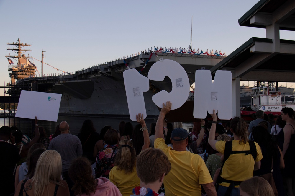 Nimitz Pulls Into Bremerton