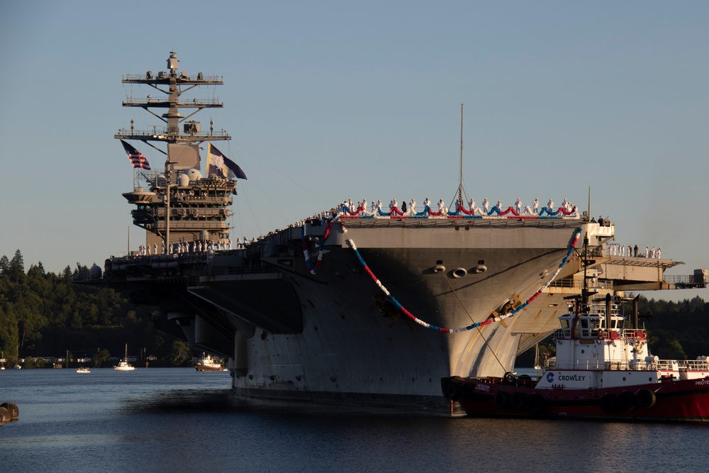 Nimitz Pulls Into Bremerton