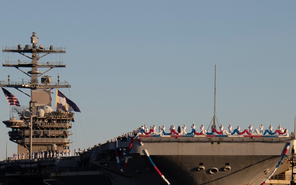 Nimitz Pulls Into Bremerton