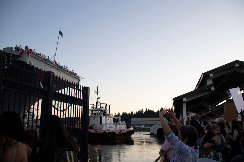 Nimitz Pulls Into Bremerton