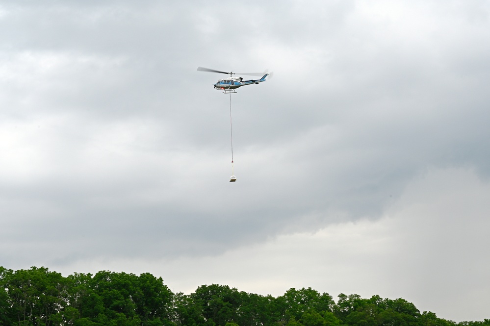 USACE Buffalo Conducts Helicopter Lift