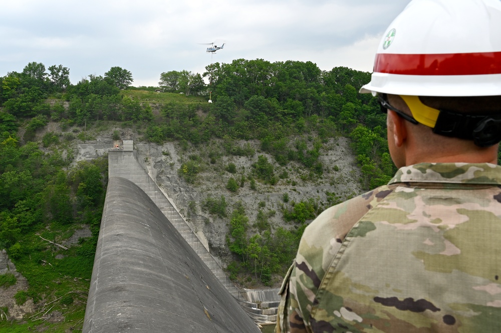 USACE Buffalo Conducts Helicopter Lift