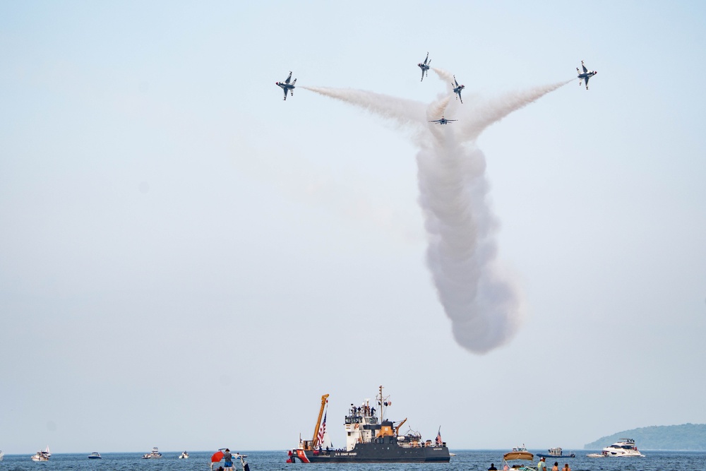 Thunderbirds soar over Michigan Coast