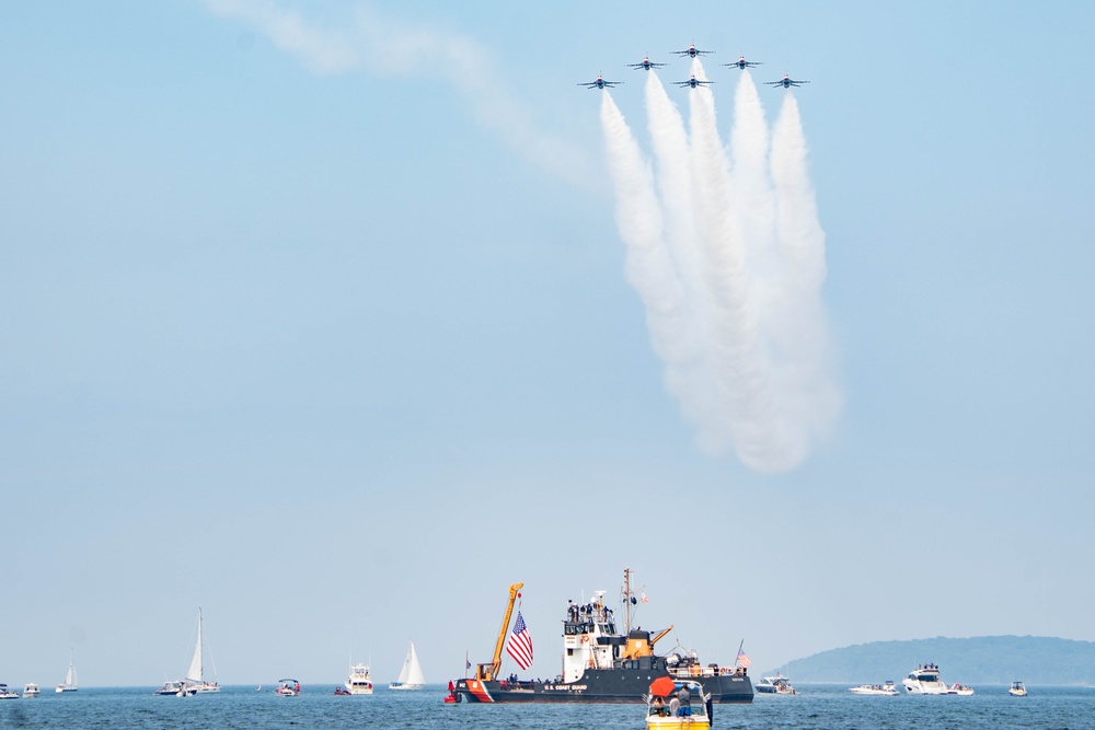 Thunderbirds soar over Michigan Coast