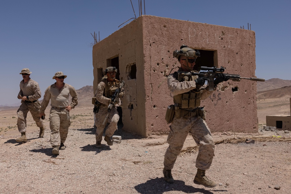 U.S. Marines conduct squad movement drills during Intrepid Maven 23.4