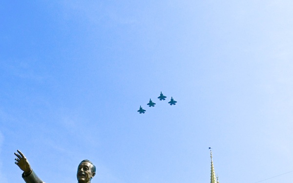 Air Force 4th of July Disney World Flyover