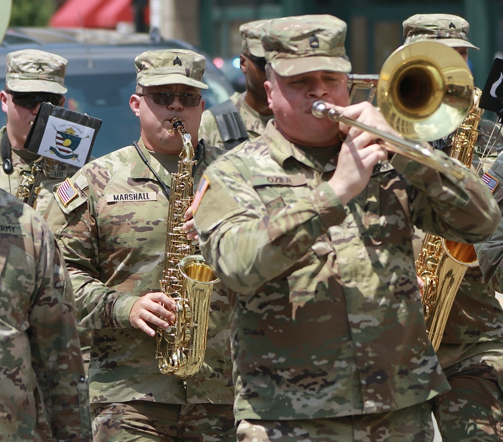 DVIDS Images Illinois National Guard’s 144th Army Band Performs at