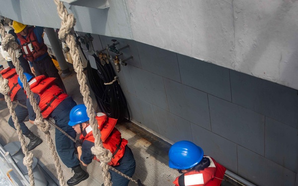 USS Antietam (CG 54) RAS with USNS Carl Brashear (T-AKE 7)