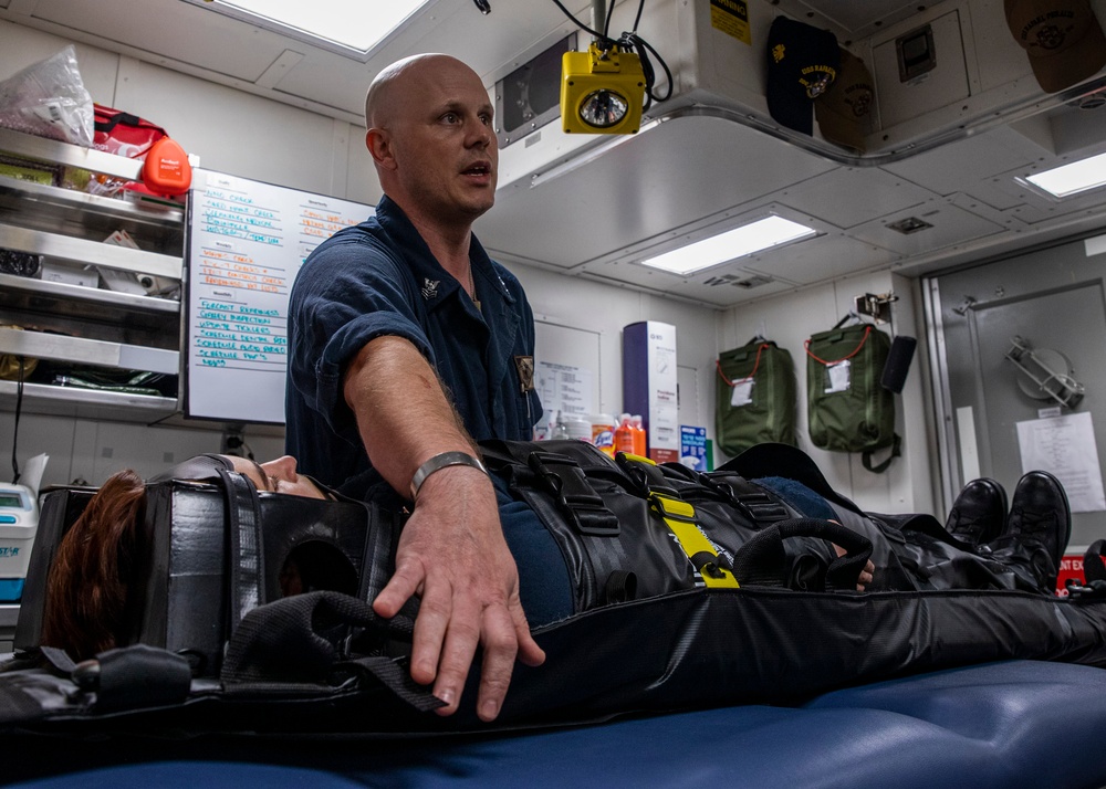 USS Rafael Peralta (DDG 115) conducts advanced first-aid training