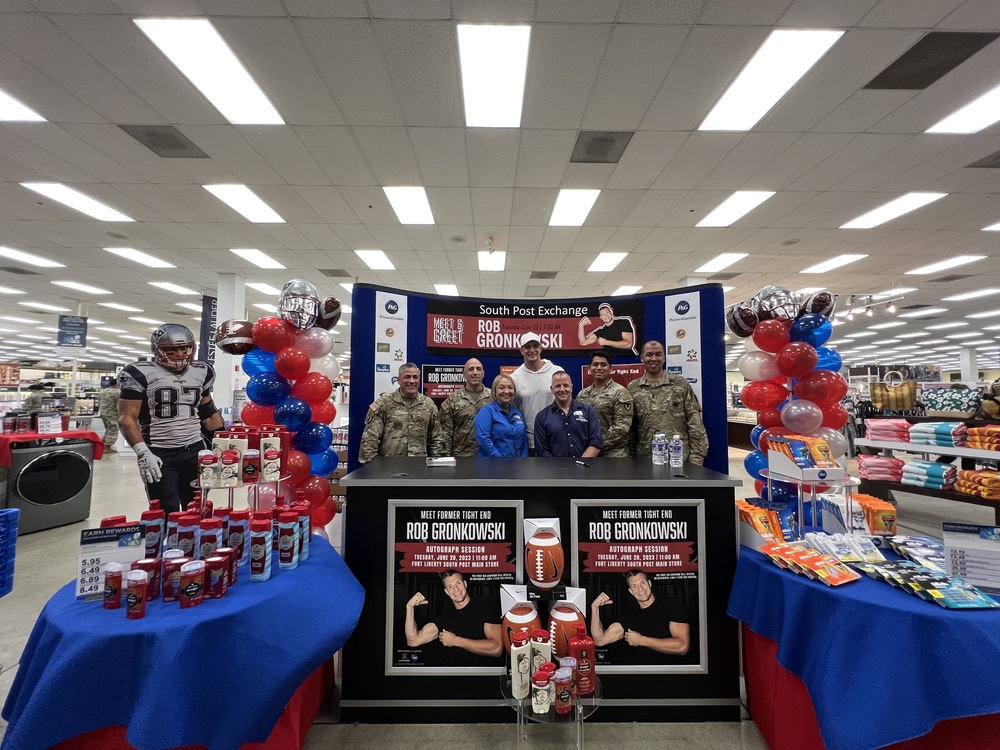 Gronk pays a visit to hundreds of Fort Liberty Family members
