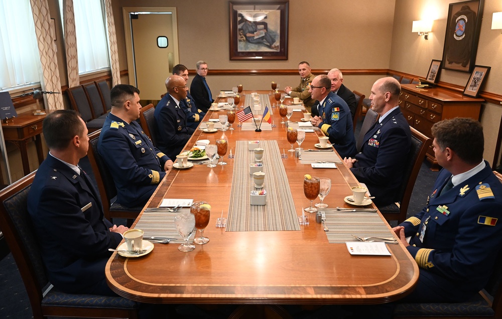 CSAF Hosts Romanian Counterpart