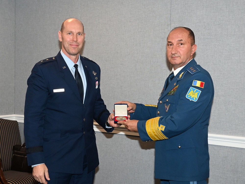 Maj. Gen. Daniels Presents Gift to Chief of Romanian Air Force