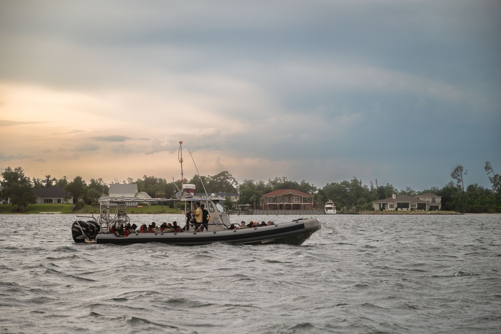 Dive Students Practice Covert Infiltration