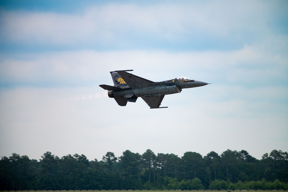 Viper Demonstration Team practices before continuing their airshow season