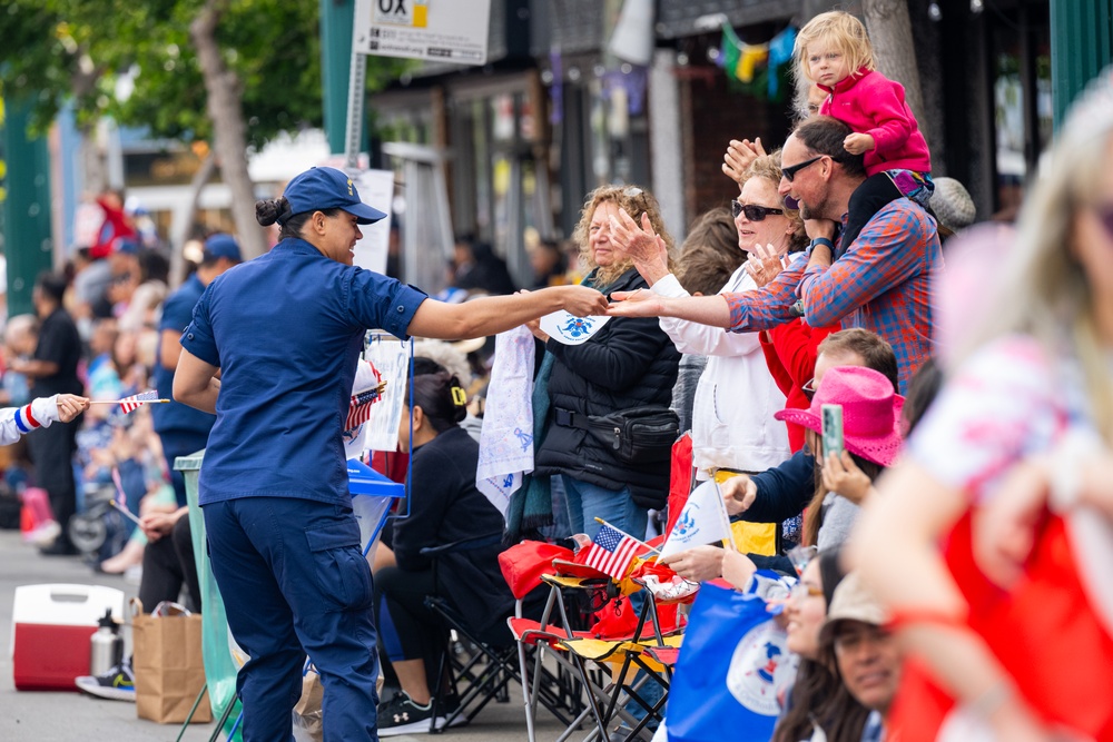 Coast Guard participates in the Alameda Independence Day Parade