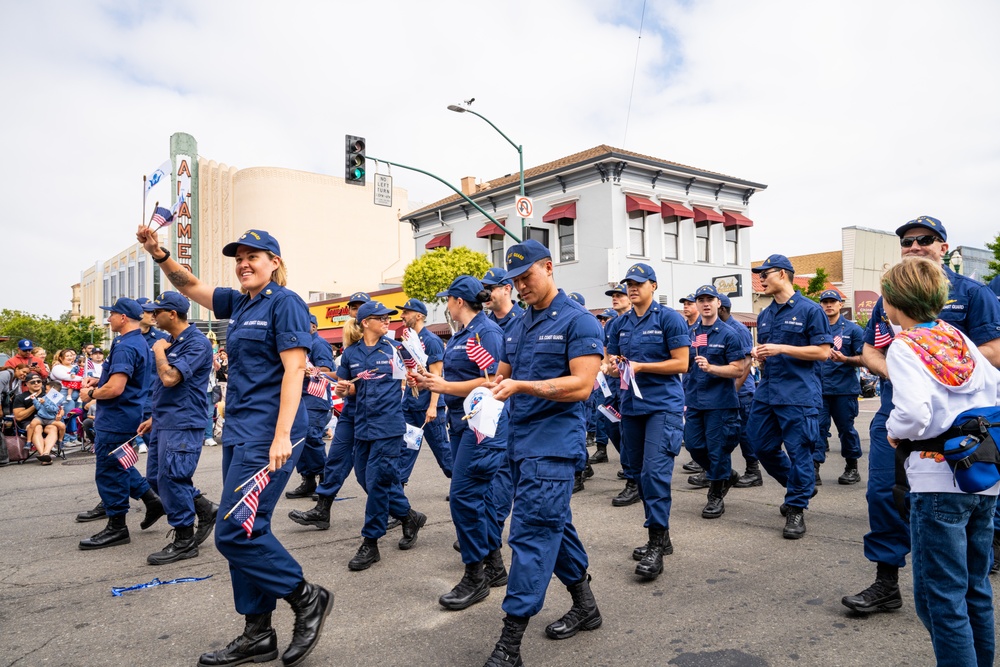 Coast Guard participates in the Alameda Independence Day Parade