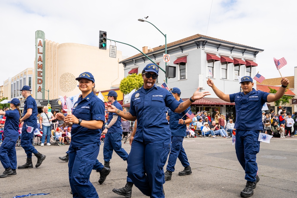 Coast Guard participates in the Alameda Independence Day Parade