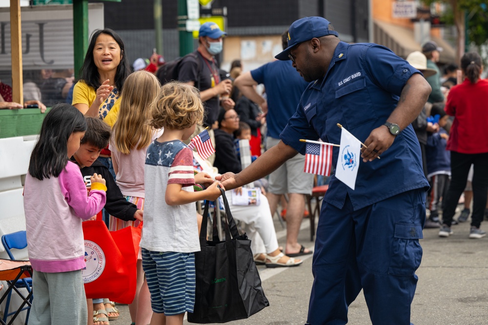 Coast Guard participates in the Alameda Independence Day Parade