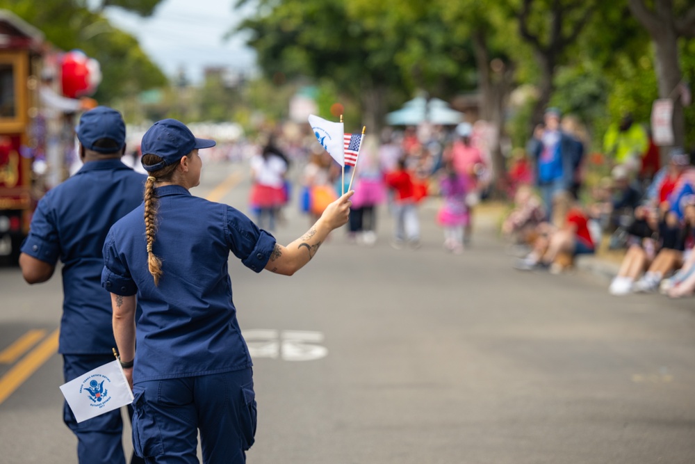 Coast Guard participates in the Alameda Independence Day Parade