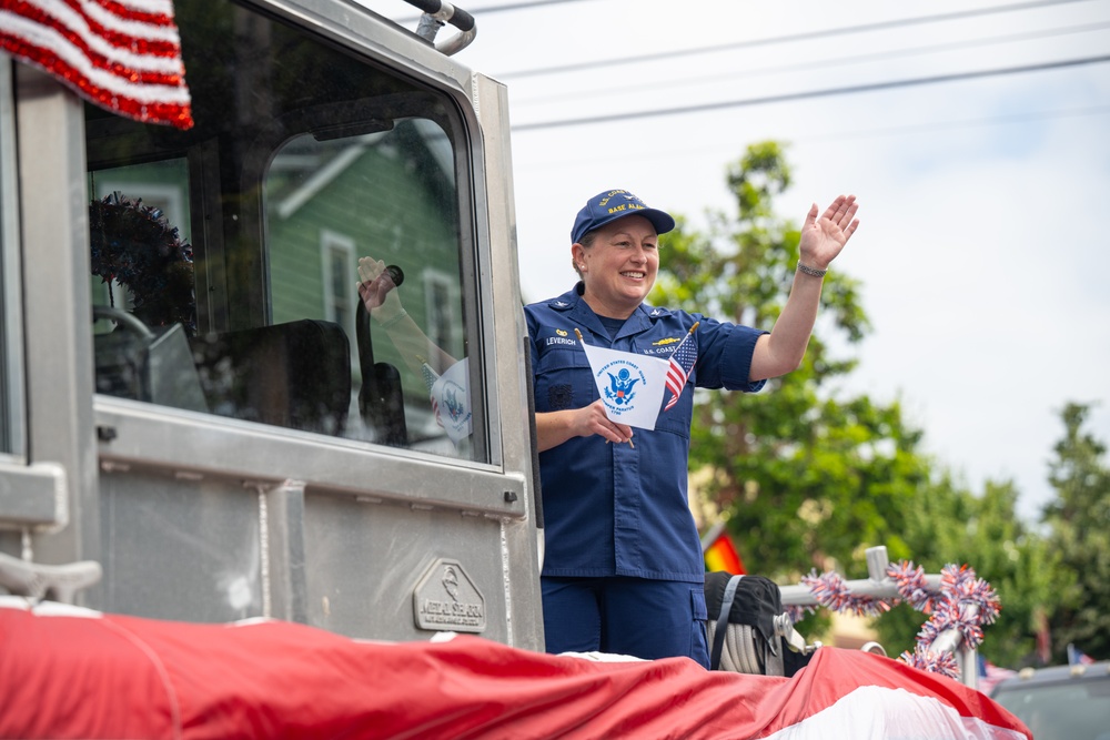 Coast Guard participates in the Alameda Independence Day Parade