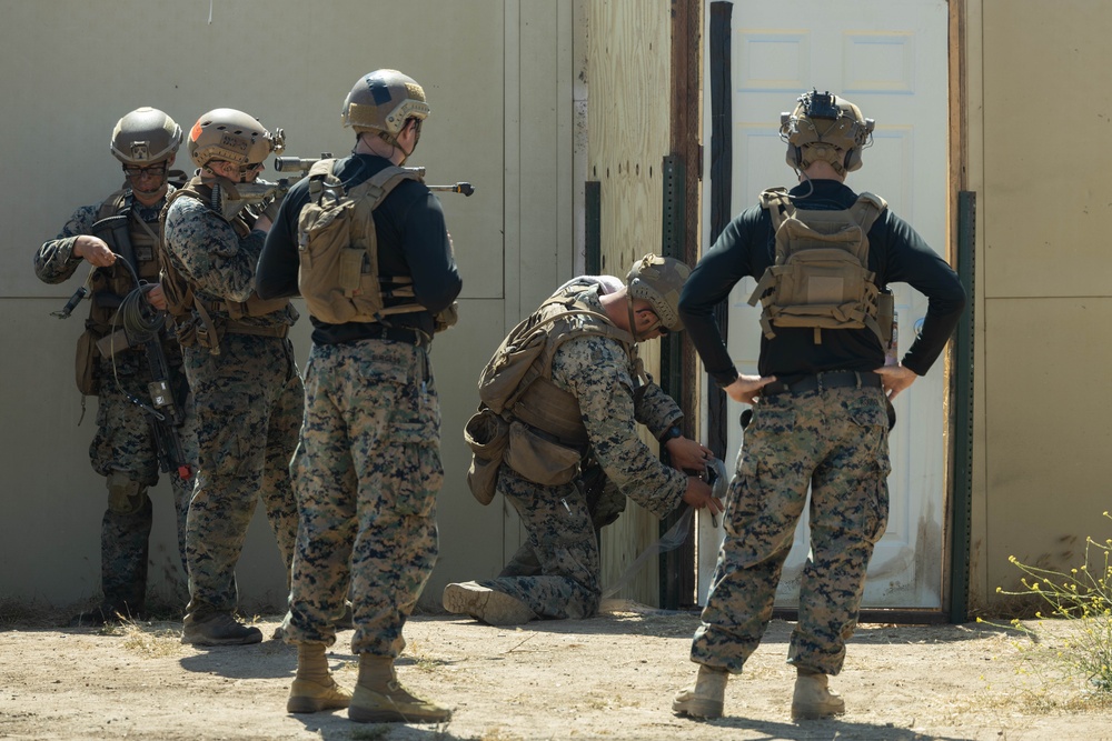 I MEF EOTG: Amphibious Raid Course