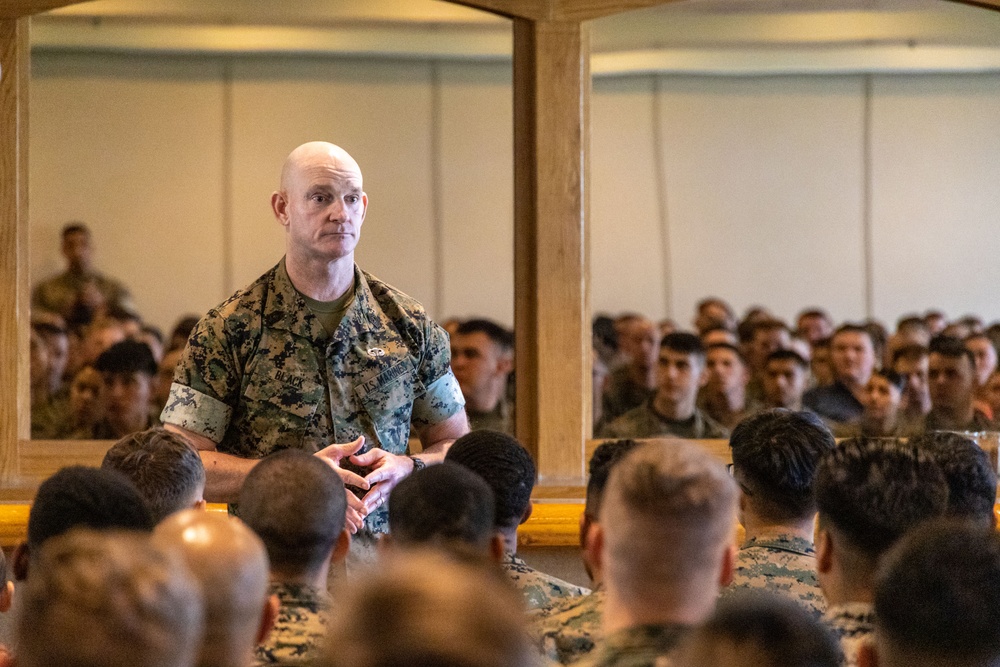 DVIDS - Images - Sgt. Maj. Black visits MCAS Beaufort [Image 8 of 9]