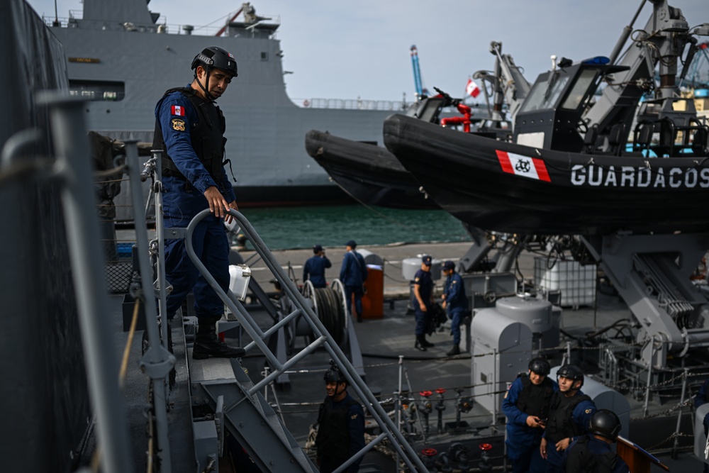 DVIDS - Images - Coast Guard Members Conduct Training During Resolute ...