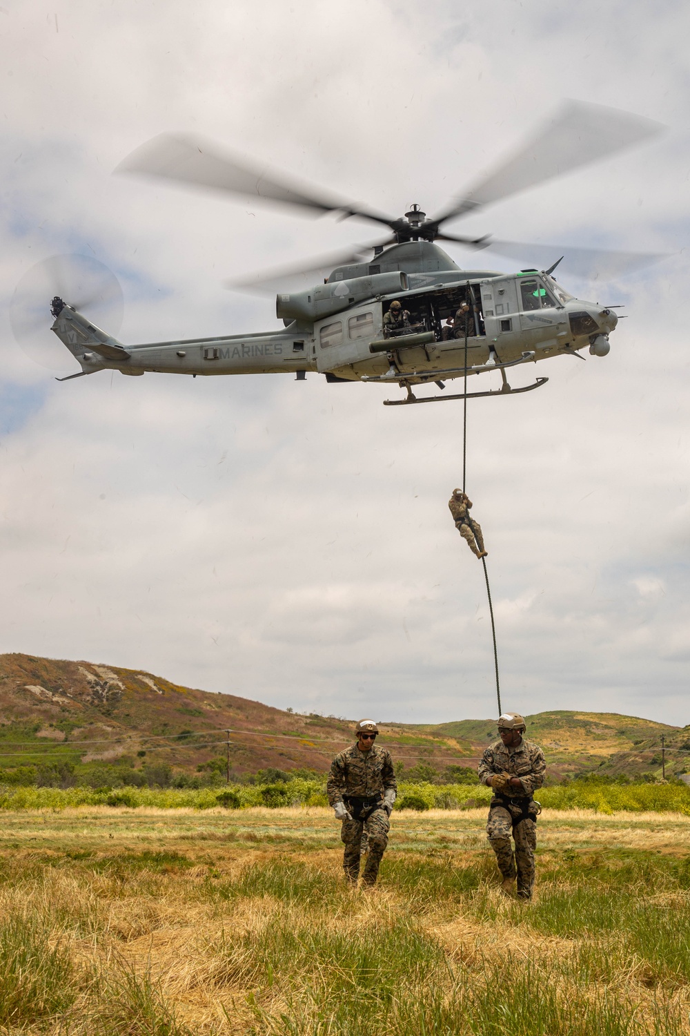 I MEF EOTG: Helicopter Rope Suspension Techniques Course