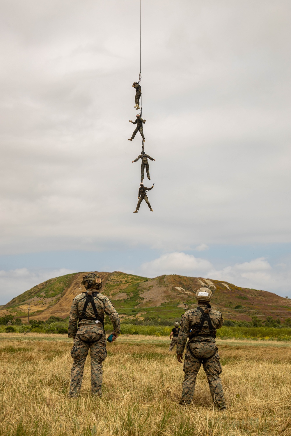 I MEF EOTG: Helicopter Rope Suspension Techniques Course