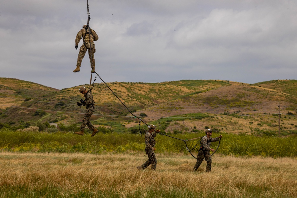 I MEF EOTG: Helicopter Rope Suspension Techniques Course