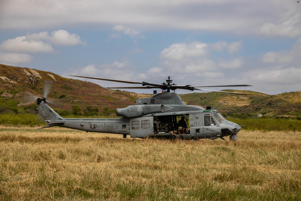 I MEF EOTG: Helicopter Rope Suspension Techniques Course