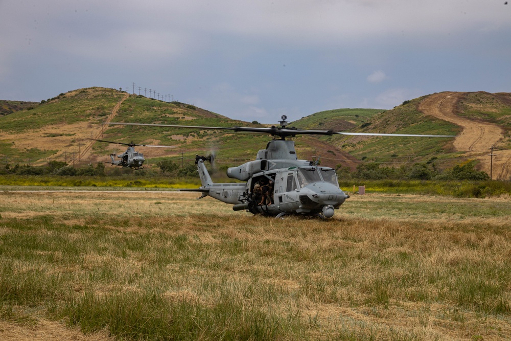 I MEF EOTG: Helicopter Rope Suspension Techniques Course