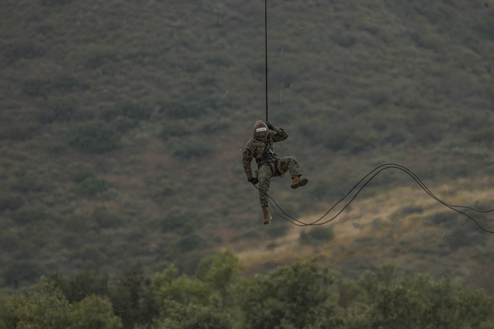 I MEF EOTG: Helicopter Rope Suspension Techniques Course