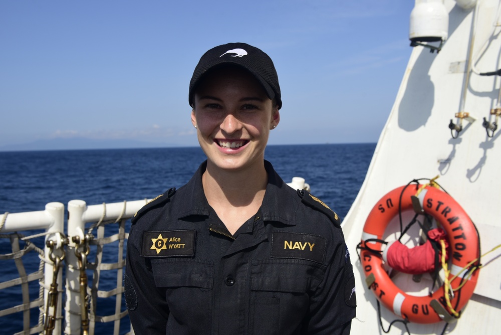 Royal New Zealand Navy chefs sail with U.S. Coast Guard Cutter Stratton