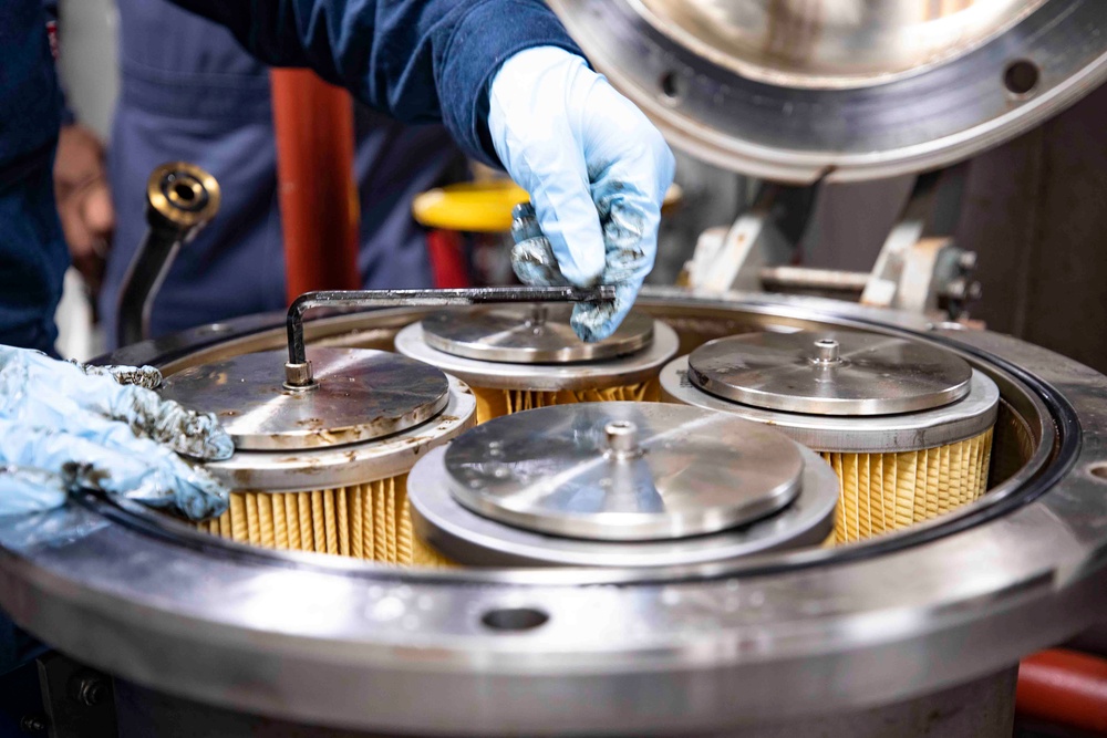DVIDS Images USS Ralph Johnson (DDG 114) Sailors perform fuel