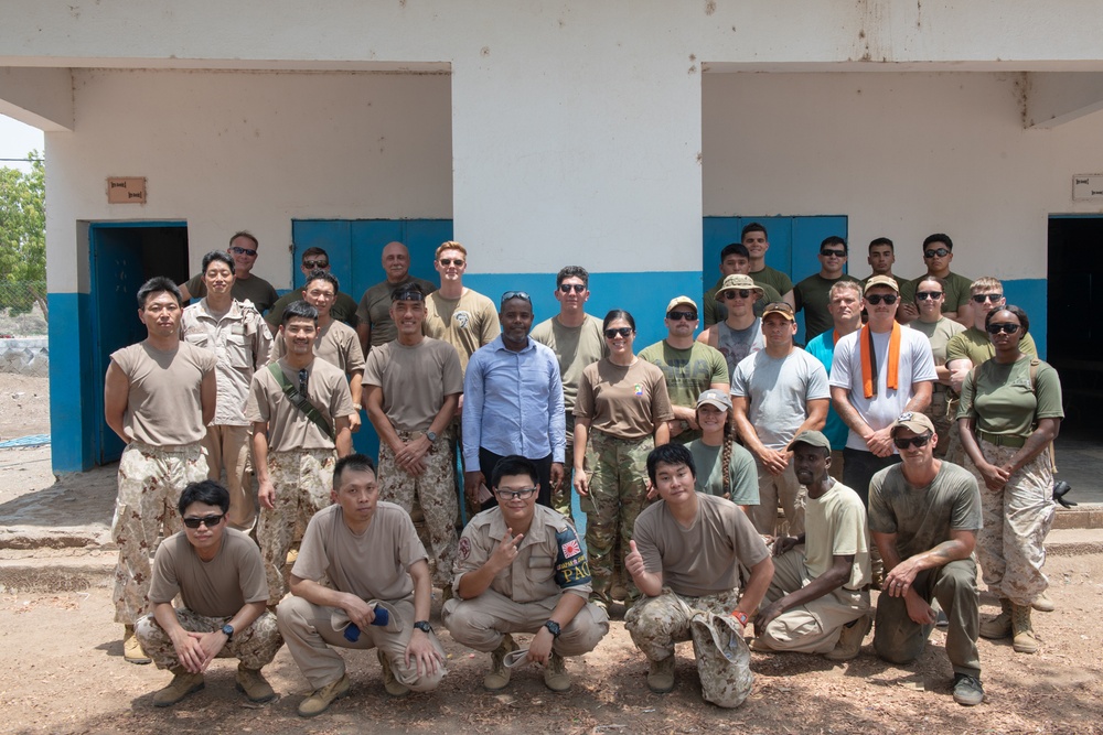 VMM-364 (REIN) Volunteer With Civil Affairs In Djibouti