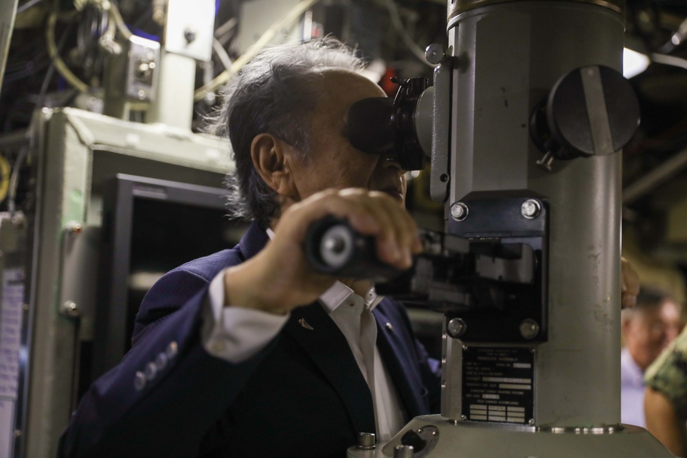 Mayor of Yokosuka tours USS Michigan