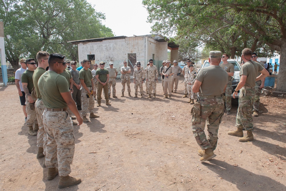 VMM-364 (REIN) Volunteer With Civil Affairs In Djibouti