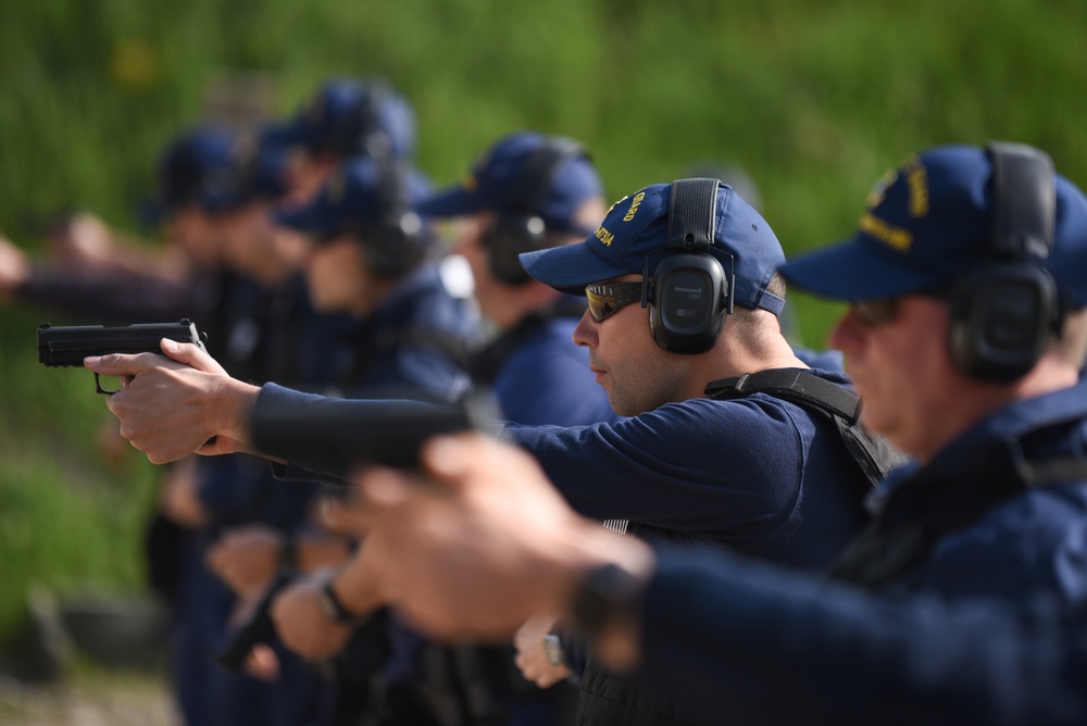 Coast Guard reserve members participate in Boarding Team College