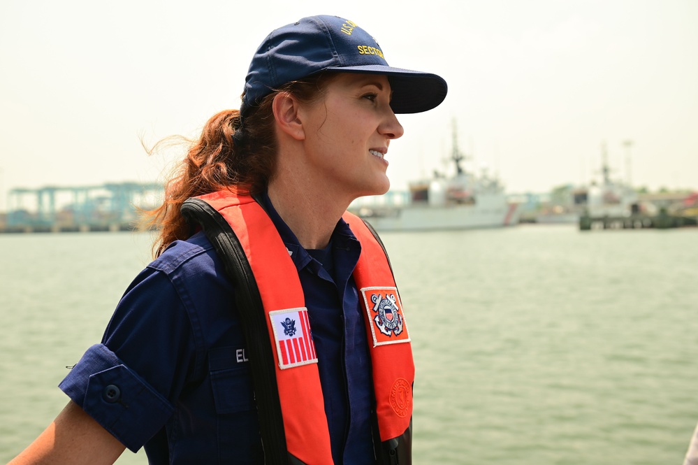 Coast Guard Station Portsmouth gets underway