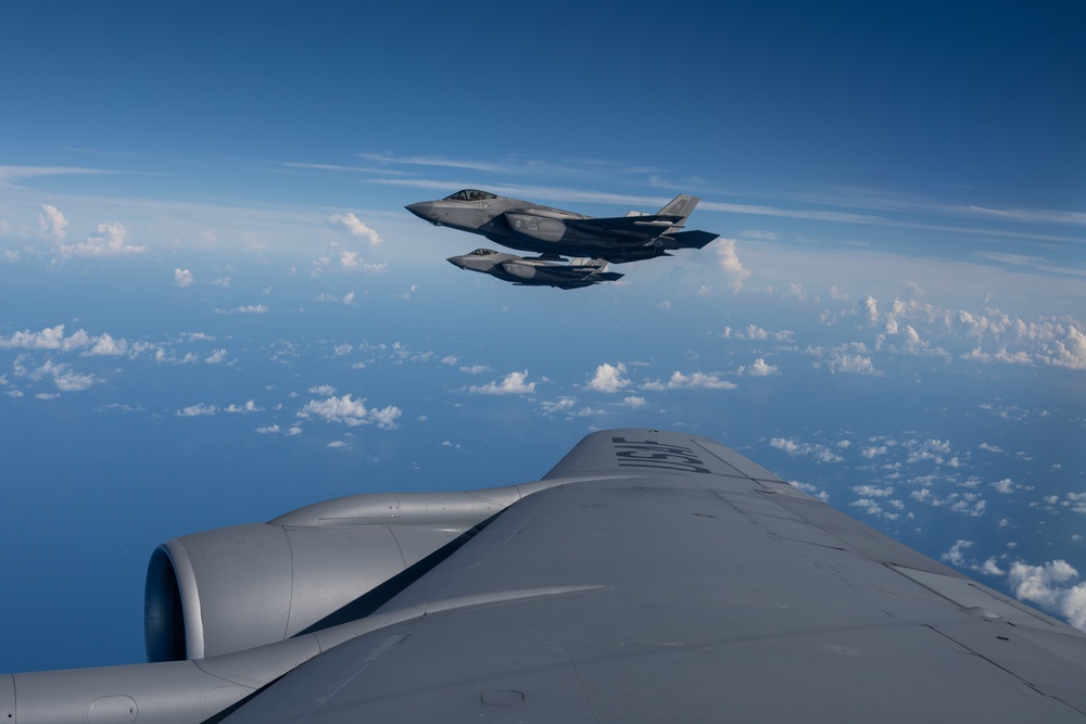 Air Force soars over Disney World for Fourth of July